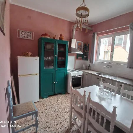 Omiros House *